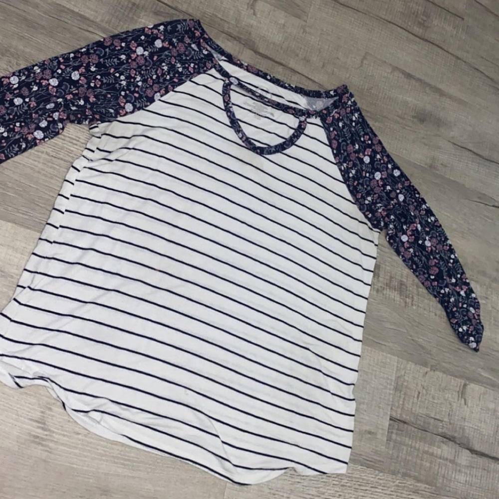 Maurices flower shirt, XL like new!